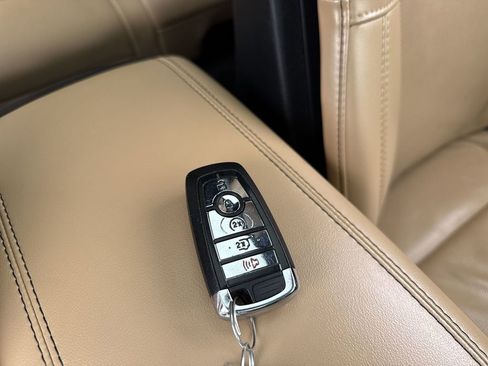 Used 2021 Lincoln Corsair Reserve w/ Sport Package image 30