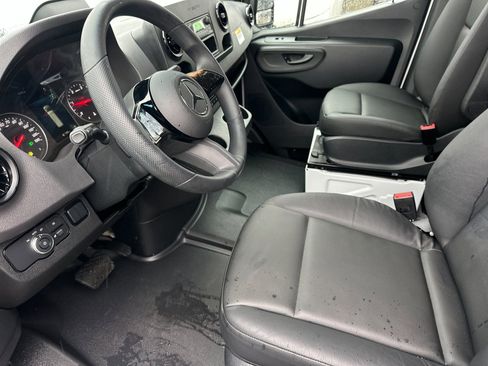 New 2025 Mercedes-Benz Sprinter 2500 image 10