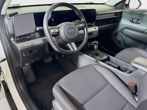 Used 2025 Hyundai Kona SEL image 7