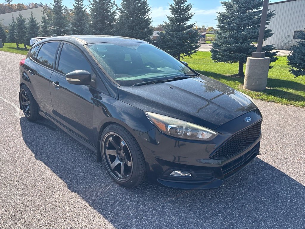 Used 2015 Ford Focus ST w/ Equipment Group 401A FWD image 4