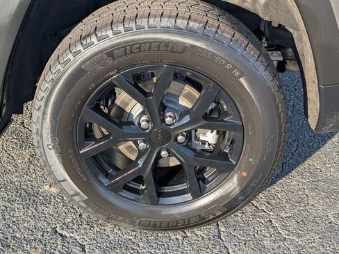 New 2026 Jeep Grand Cherokee Altitude image 8