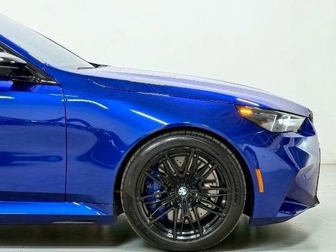 Used 2025 BMW M5 w/ Executive Package image 12