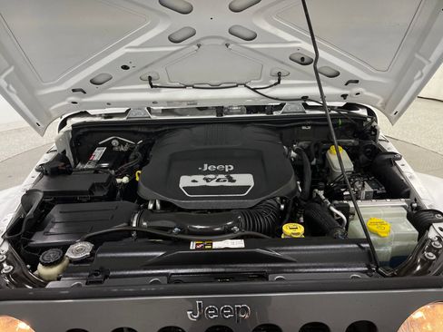 Used 2014 Jeep Wrangler Unlimited Sport image 23