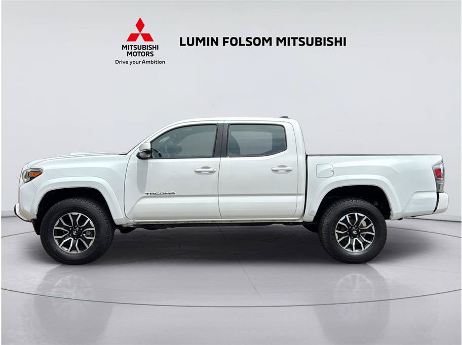 Used 2021 Toyota Tacoma TRD Sport w/ Technology Package RWD image 2