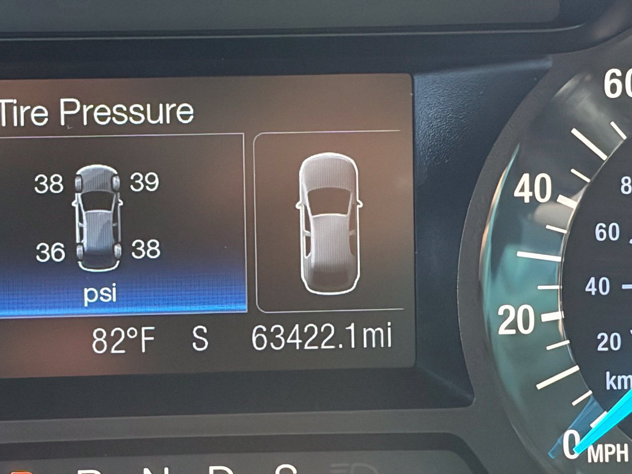 Used 2018 Ford Fusion SE w/ Equipment Group 201A FWD image 11