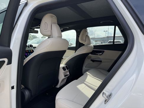 Certified 2025 Mercedes-Benz GLC 300 image 16
