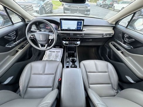 Used 2025 Lincoln Corsair FWD image 21