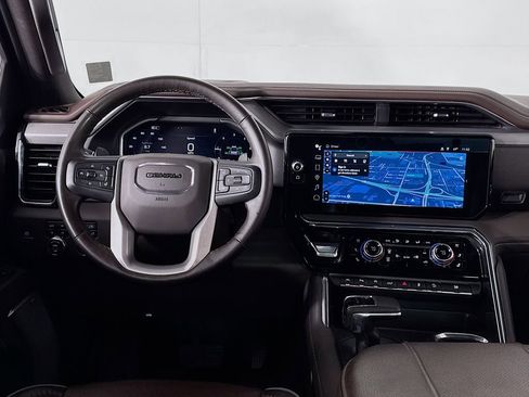 Used 2024 GMC Sierra 1500 Denali w/ Technology Package AWD/4WD image 15