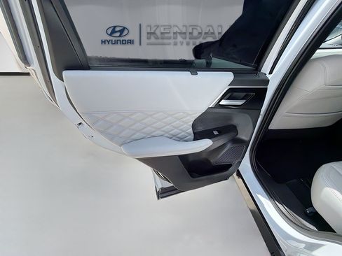 Used 2024 Mitsubishi Outlander SEL FWD image 23