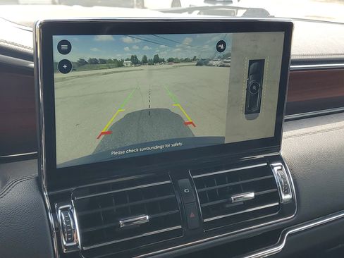 Certified 2023 Lincoln Navigator Reserve AWD/4WD image 17