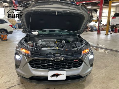 Used 2024 Chevrolet Trax RS w/ Driver Confidence Package FWD image 31