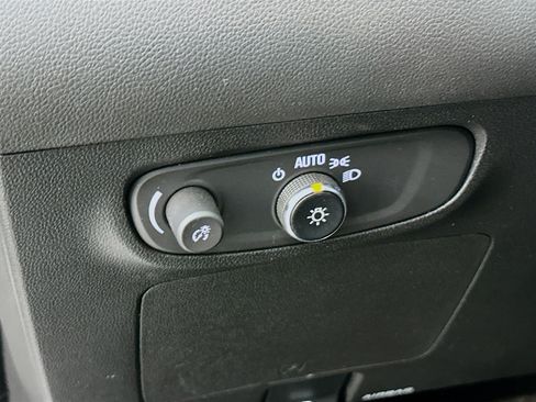 Used 2025 Buick Encore GX Preferred FWD image 17