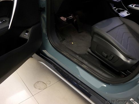 Used 2025 BMW X1 xDrive28i w/ Technology Package image 26