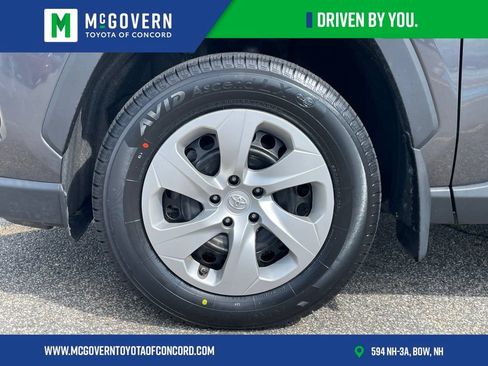 Used 2023 Toyota RAV4 LE AWD/4WD image 9