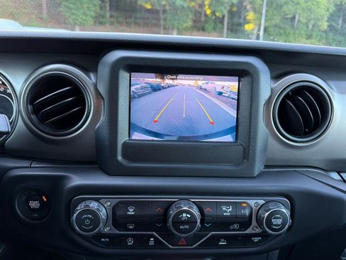 Used 2021 Jeep Wrangler Unlimited Sport AWD/4WD image 19