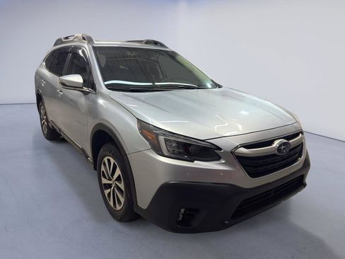 Used 2022 Subaru Outback Premium image 1