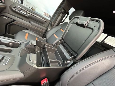 Used 2025 GMC Sierra 2500 AT4 w/ AT4 Premium Plus Package AWD/4WD image 28