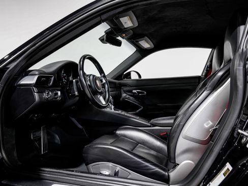 Used 2018 Porsche 911 Carrera GTS image 18
