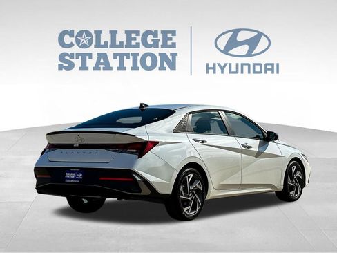 Used 2025 Hyundai Elantra Sport w/ Cargo Package image 10