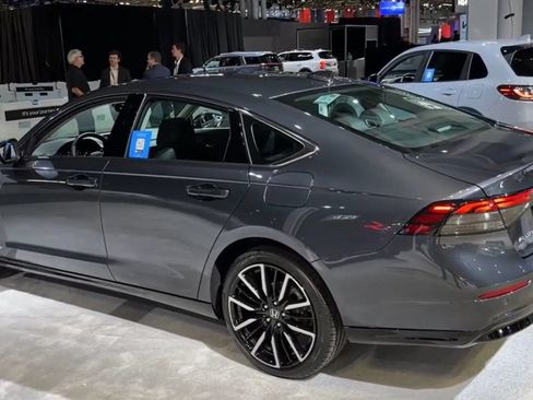 Used 2024 Honda Accord Touring image 13