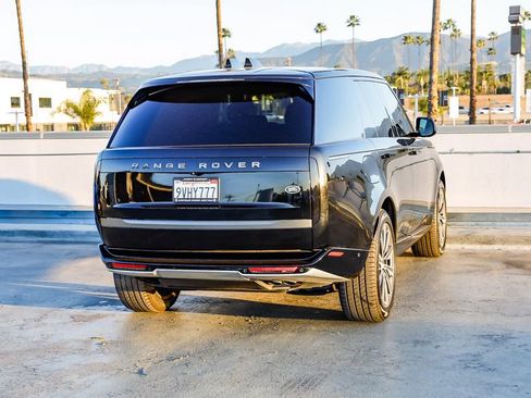 Used 2023 Land Rover Range Rover SE image 8