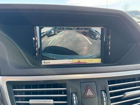 Used 2010 Mercedes-Benz E 350 4MATIC Sedan image 22