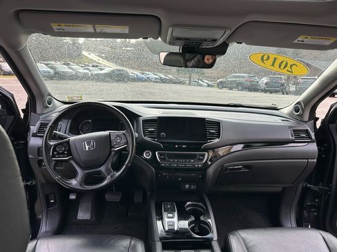 Used 2019 Honda Pilot Touring image 12
