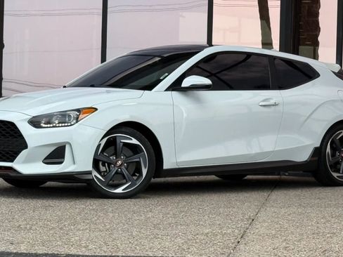 Used 2019 Hyundai Veloster Turbo FWD image 3
