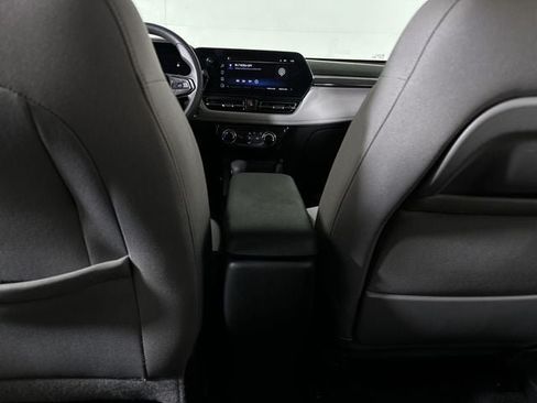 Used 2025 Chevrolet TrailBlazer LT AWD/4WD image 22