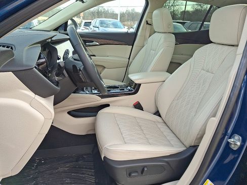 Certified 2023 Buick Envision Avenir image 14
