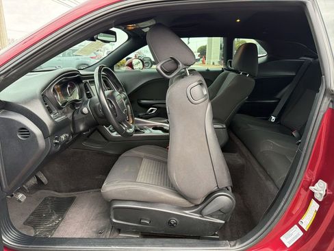 Used 2018 Dodge Challenger SXT image 23