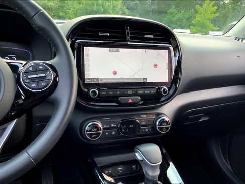 Used 2023 Kia Soul EX FWD image 8