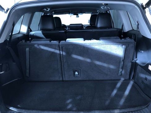 Used 2019 Toyota Highlander Plus w/ Phone Cable & Charge Package image 34