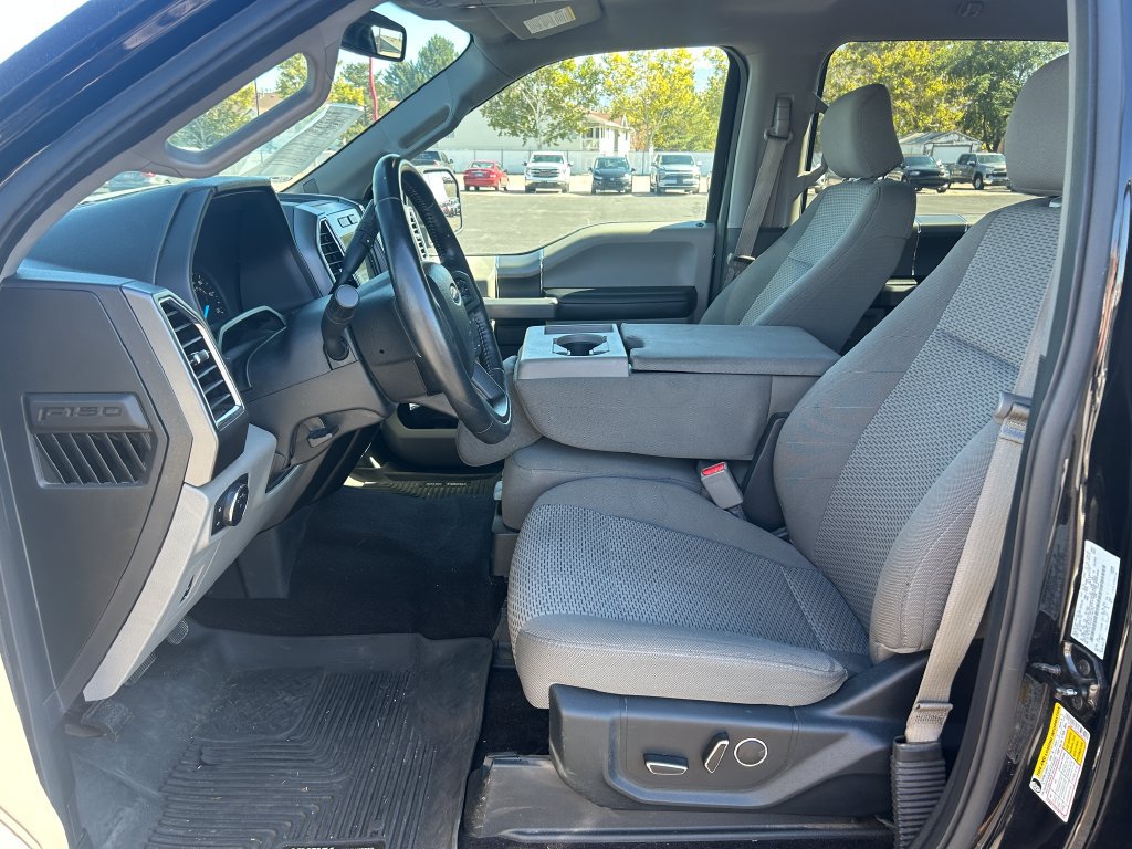 Used 2017 Ford F150 XLT w/ Equipment Group 302A Luxury AWD/4WD image 29