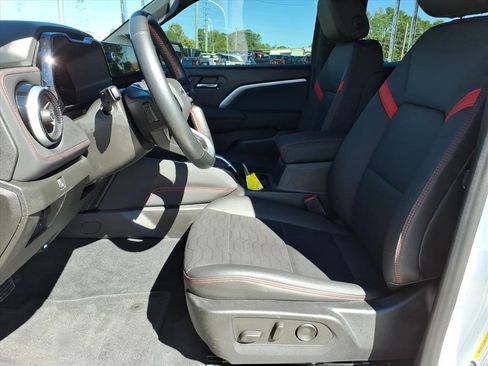 Used 2023 Chevrolet Colorado Z71 w/ Z71 Convenience Package 2 image 16