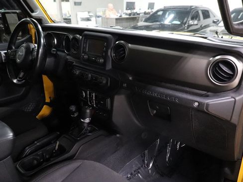 Used 2019 Jeep Wrangler Unlimited Sport S AWD/4WD image 24