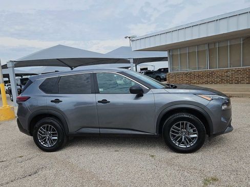 Used 2023 Nissan Rogue S AWD/4WD image 9