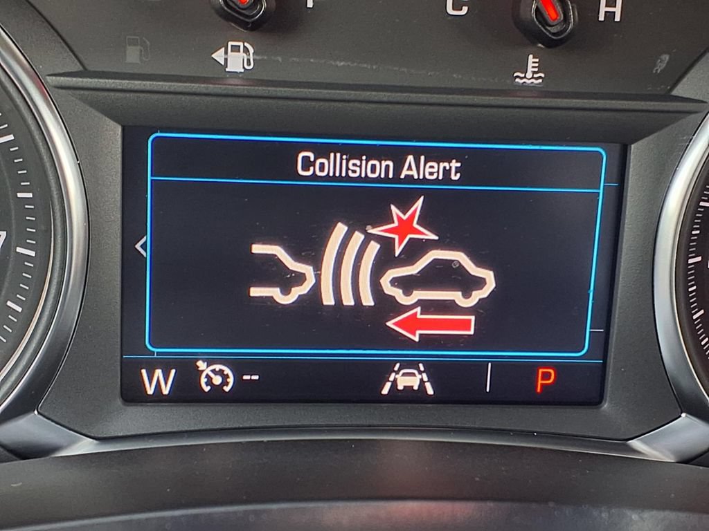 Used 2024 GMC Terrain SLE w/ Driver Convenience Package FWD image 16