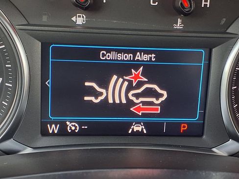 Used 2024 GMC Terrain SLE w/ Driver Convenience Package FWD image 16