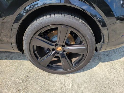 Used 2025 Porsche Cayenne Coupe AWD/4WD image 10
