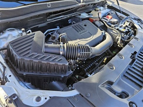 Used 2021 Chevrolet Blazer Premier w/ Driver Confidence II Package image 17