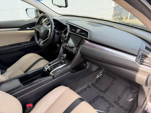 Used 2016 Honda Civic Touring image 14