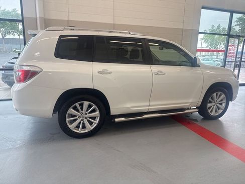 Used 2010 Toyota Highlander Limited AWD/4WD image 5