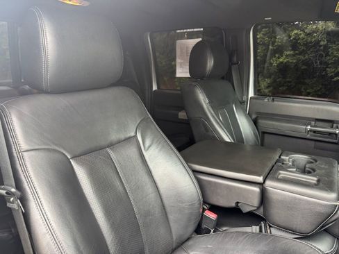 Used 2016 Ford F250 Lariat w/ Chrome Package image 12