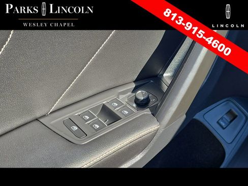 Used 2022 Volkswagen Tiguan SE R-Line image 17