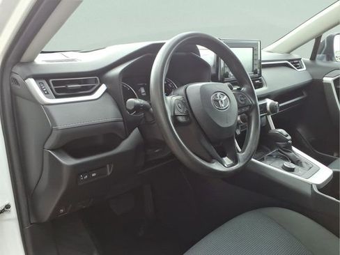 Used 2022 Toyota RAV4 LE AWD/4WD image 13
