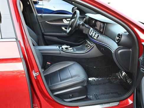 Used 2020 Mercedes-Benz E 450 4MATIC Sedan image 40