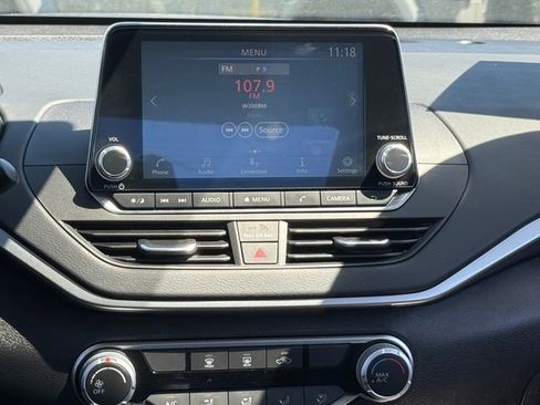Certified 2025 Nissan Altima 2.5 S FWD image 9