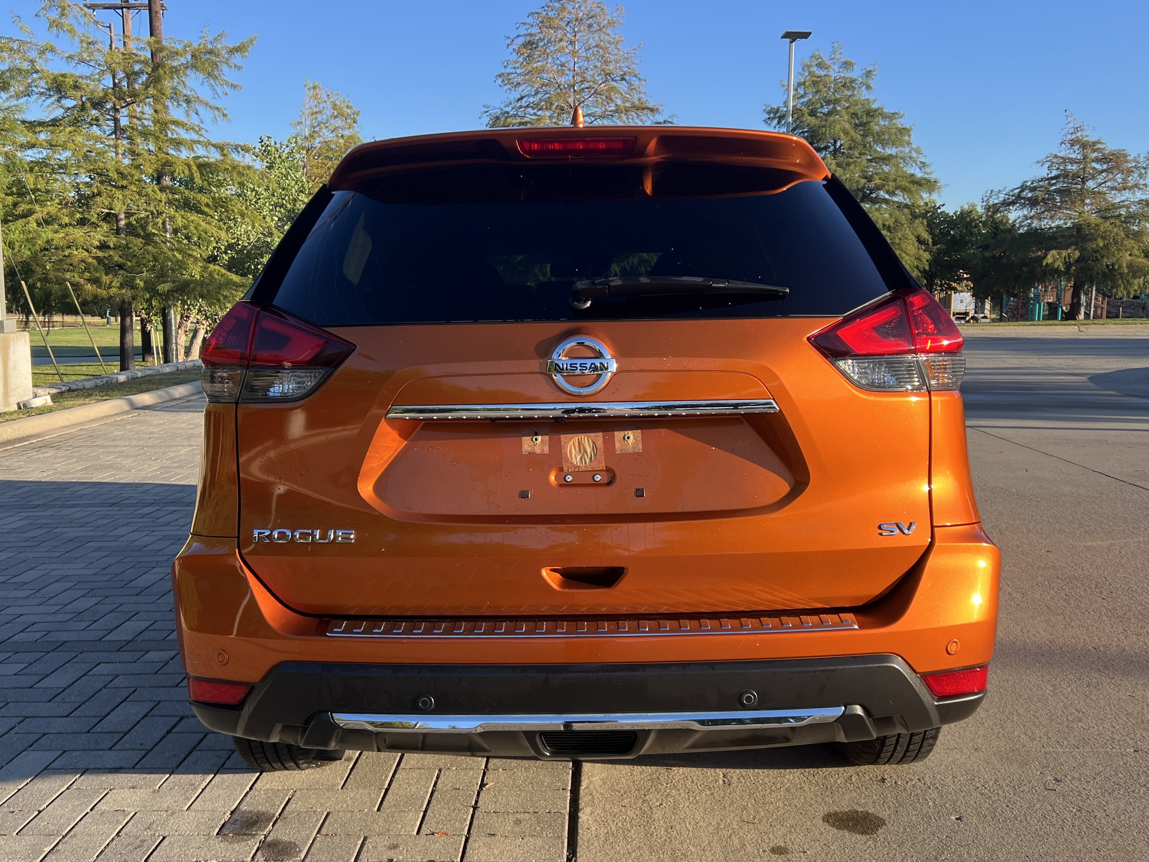 Used 2020 Nissan Rogue SV FWD image 8
