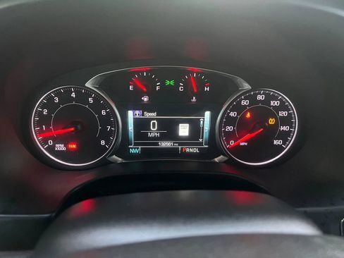Used 2018 GMC Acadia SLT w/ LPO, Floor Liner Package FWD image 24